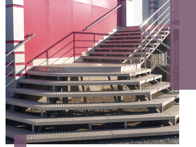 Лестницы для магазина в Чистополе — изготовление и монтаж