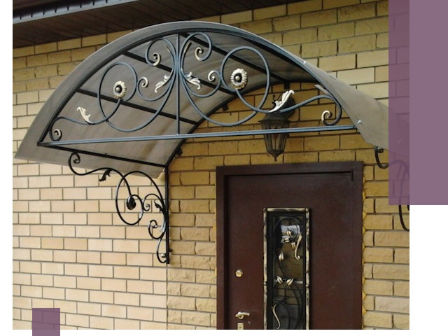 Изготовление козырьков из металла под ключ в Чистополе