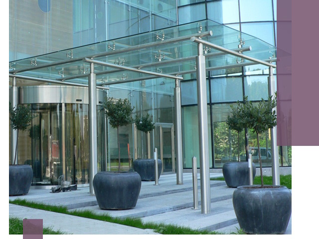 Навесы из стекла на заказ в Чистополе — монтаж и установка